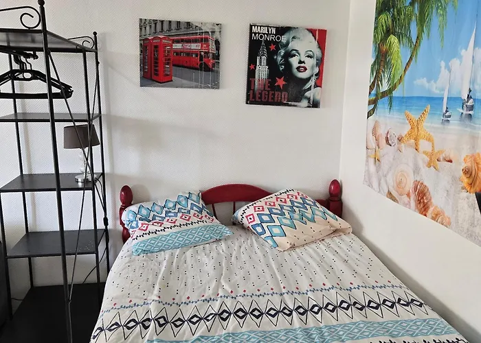 Daire Face Au Bassin Plein Centre D