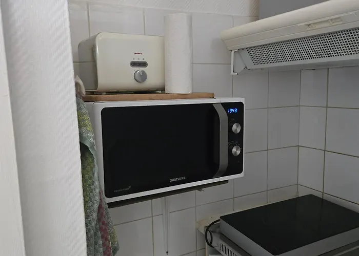 Апартаменти Face Au Bassin Plein Centre D *