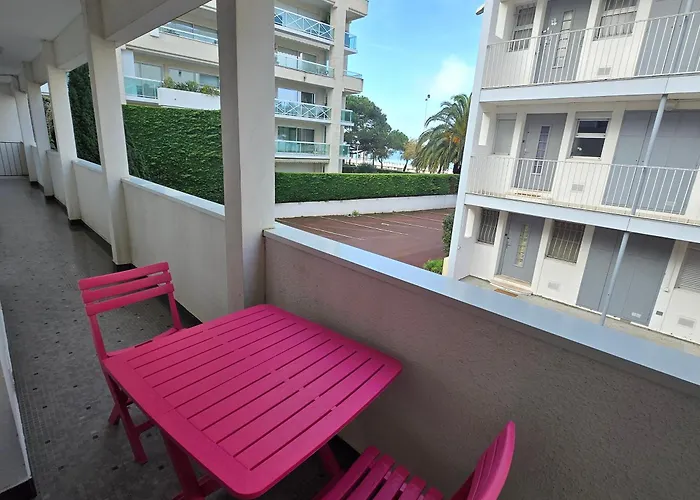 Апартаменти Face Au Bassin Plein Centre D